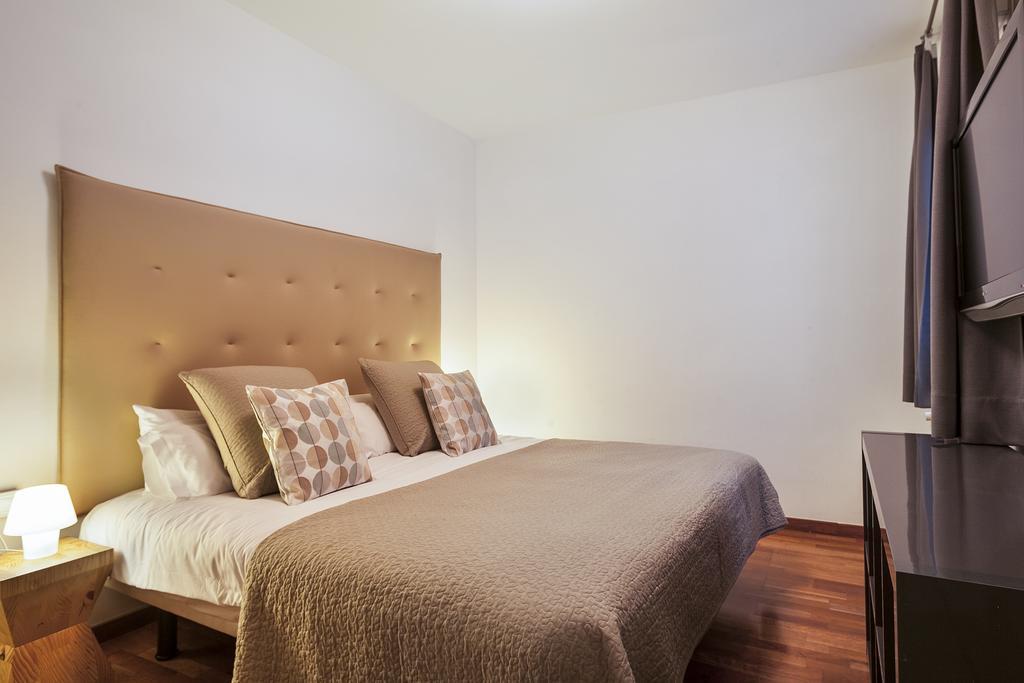Canela Homes Barcelona Universitat Zimmer foto
